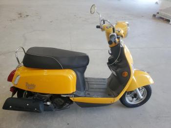  Salvage Genuine Scooter Co. Scooter
