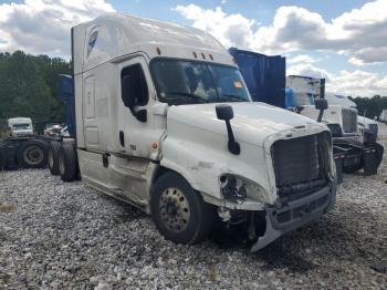  Salvage Freightliner Cascadia 1