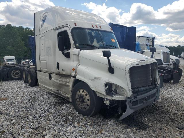  Salvage Freightliner Cascadia 1