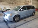 Chrysler Minivan Limited Image 1