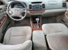 Toyota Camry Le Image 4