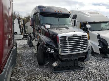  Salvage Freightliner Cascadia 1