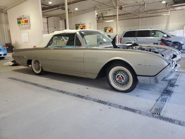Ford Thunderbird Image 2