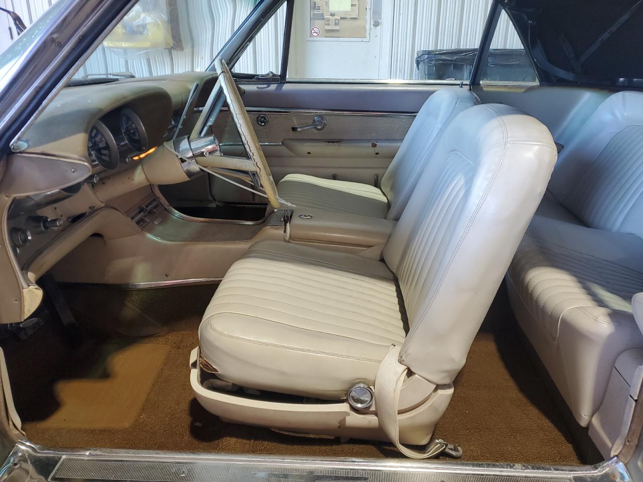 Ford Thunderbird Image 10