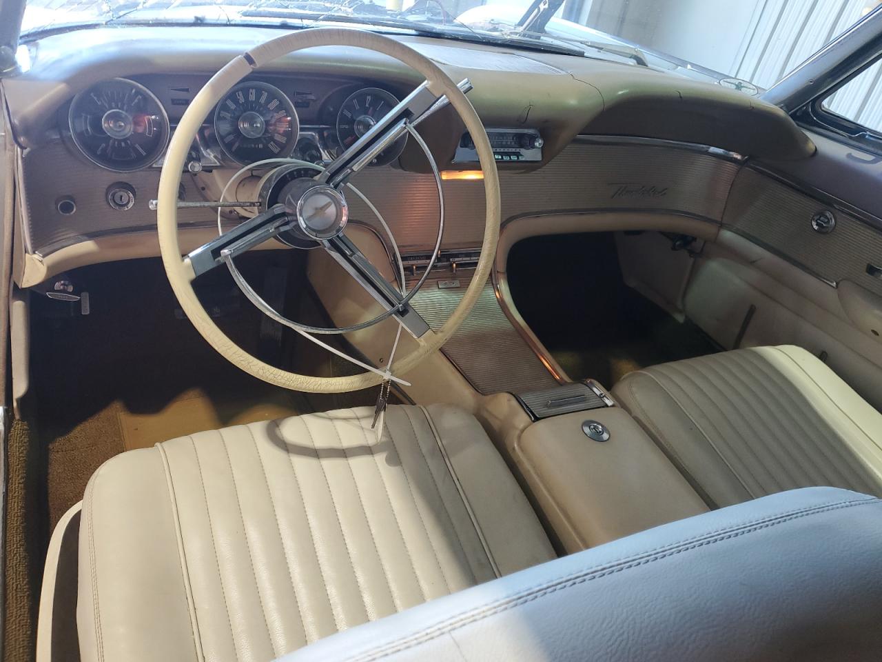 Ford Thunderbird Image 9