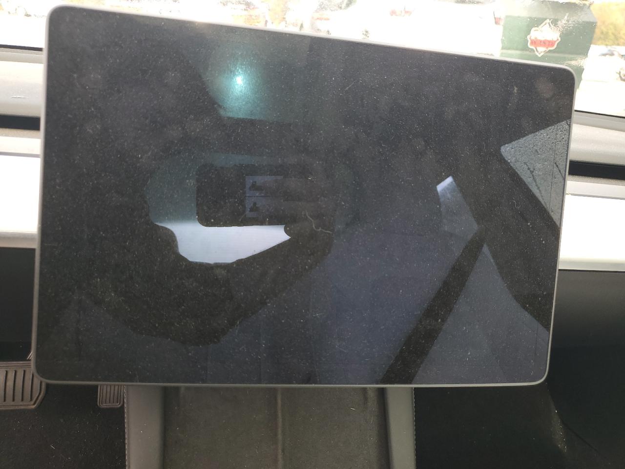 Tesla Model 3 Image 8