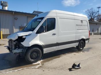  Salvage Mercedes-Benz Sprinter