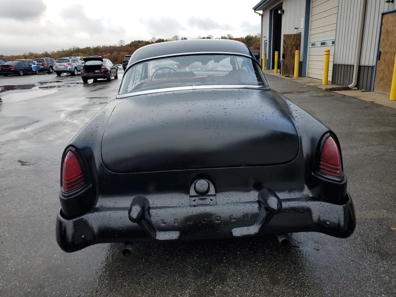 Lincoln Capri Image 3