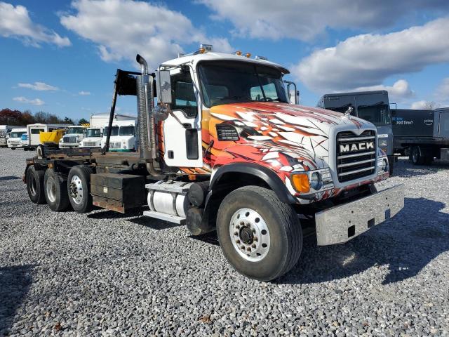  Salvage Mack 700 Cv700