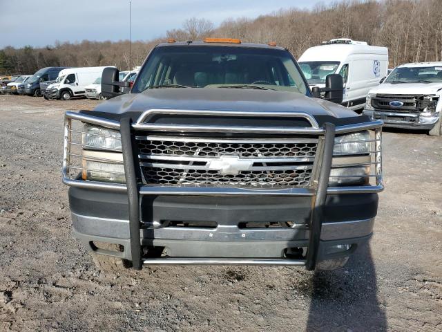 Chevrolet Silverado K2500 Heavy Duty Image 11