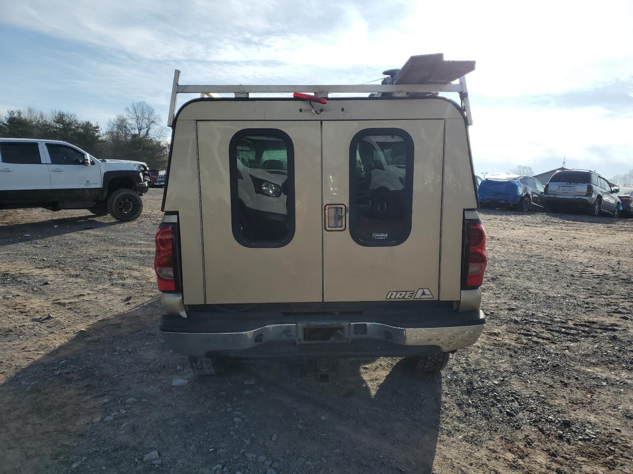 Chevrolet Silverado K2500 Heavy Duty Image 4