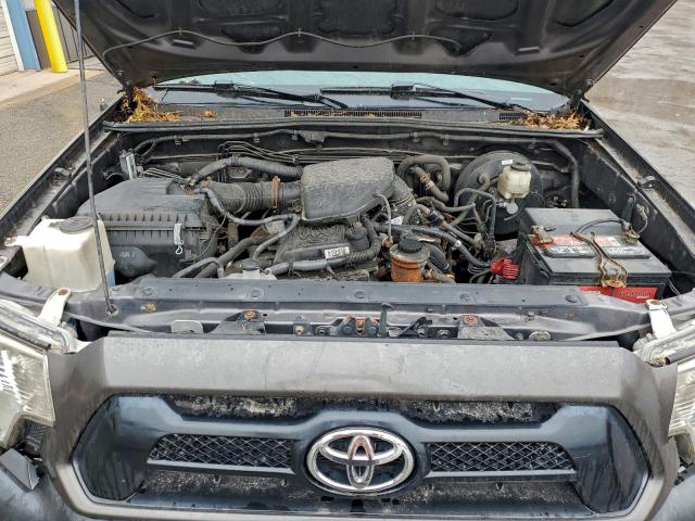 Toyota Tacoma Access Cab Image 4