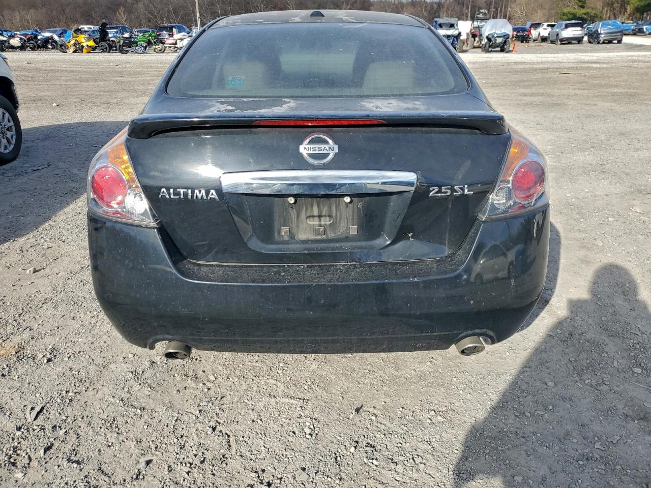 Nissan Altima Base Image 6