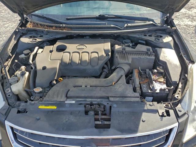 Nissan Altima Base Image 8