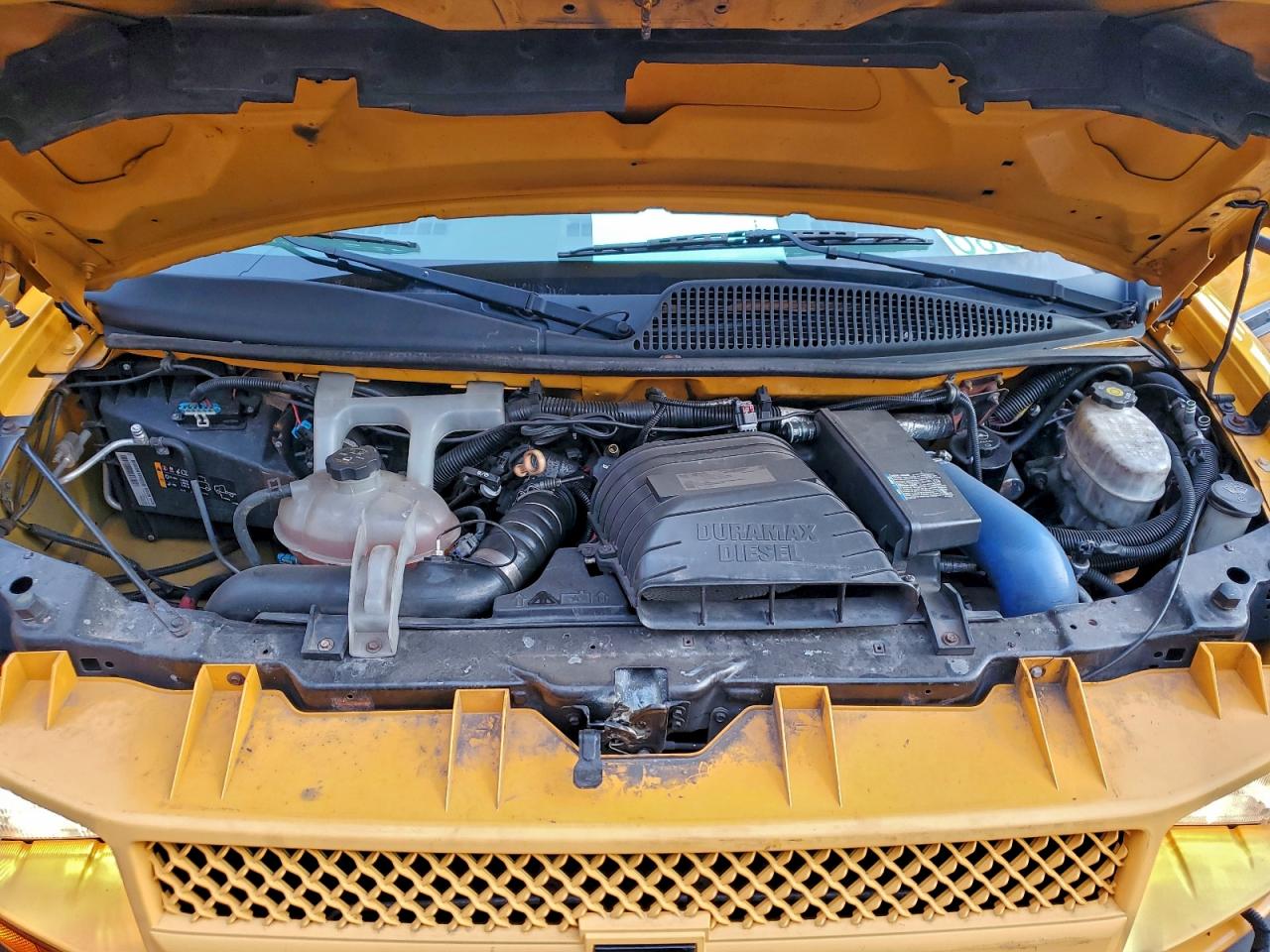 Chevrolet Express Image 3