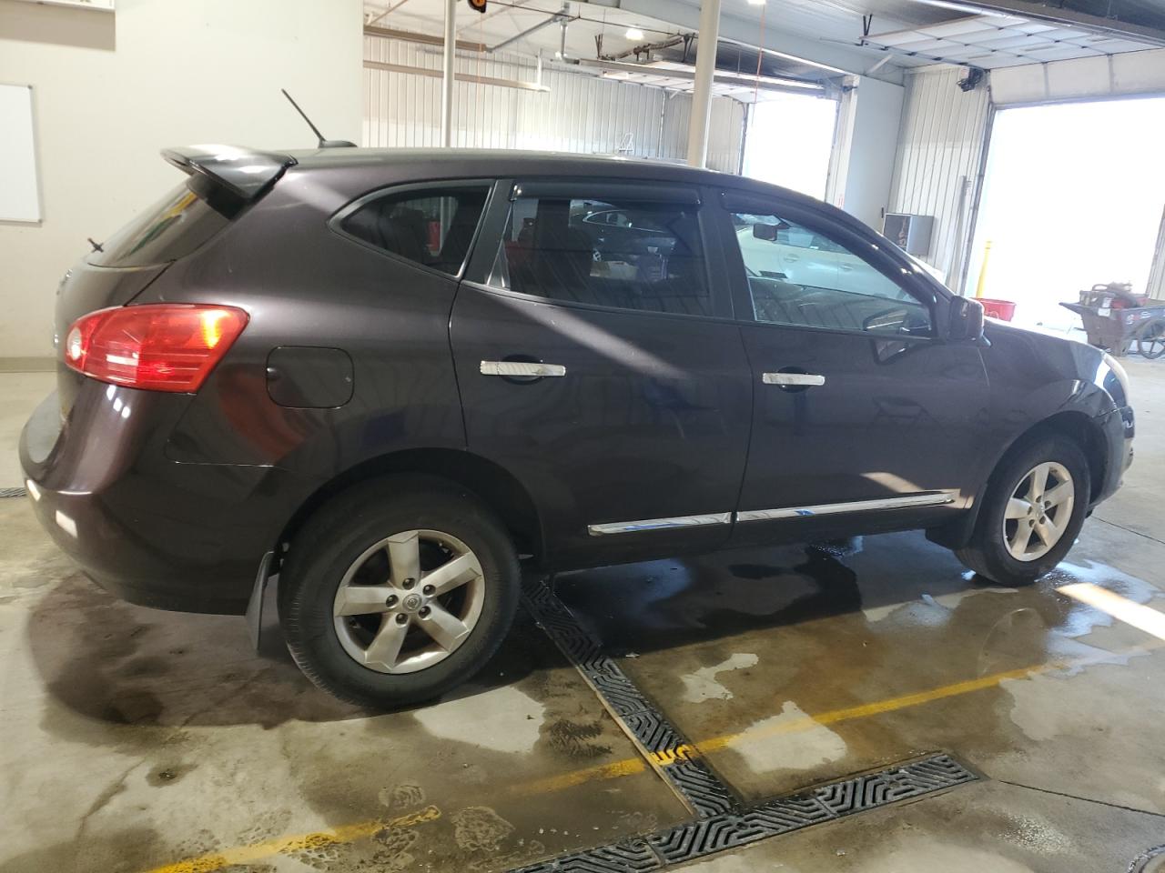 Nissan Rogue S Image 4