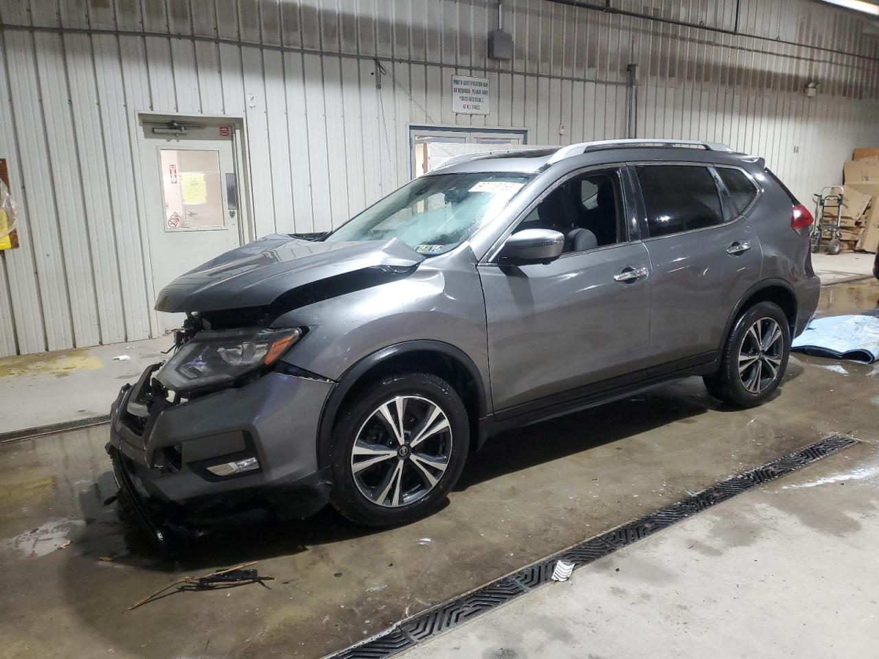 Nissan Rogue S Image 1