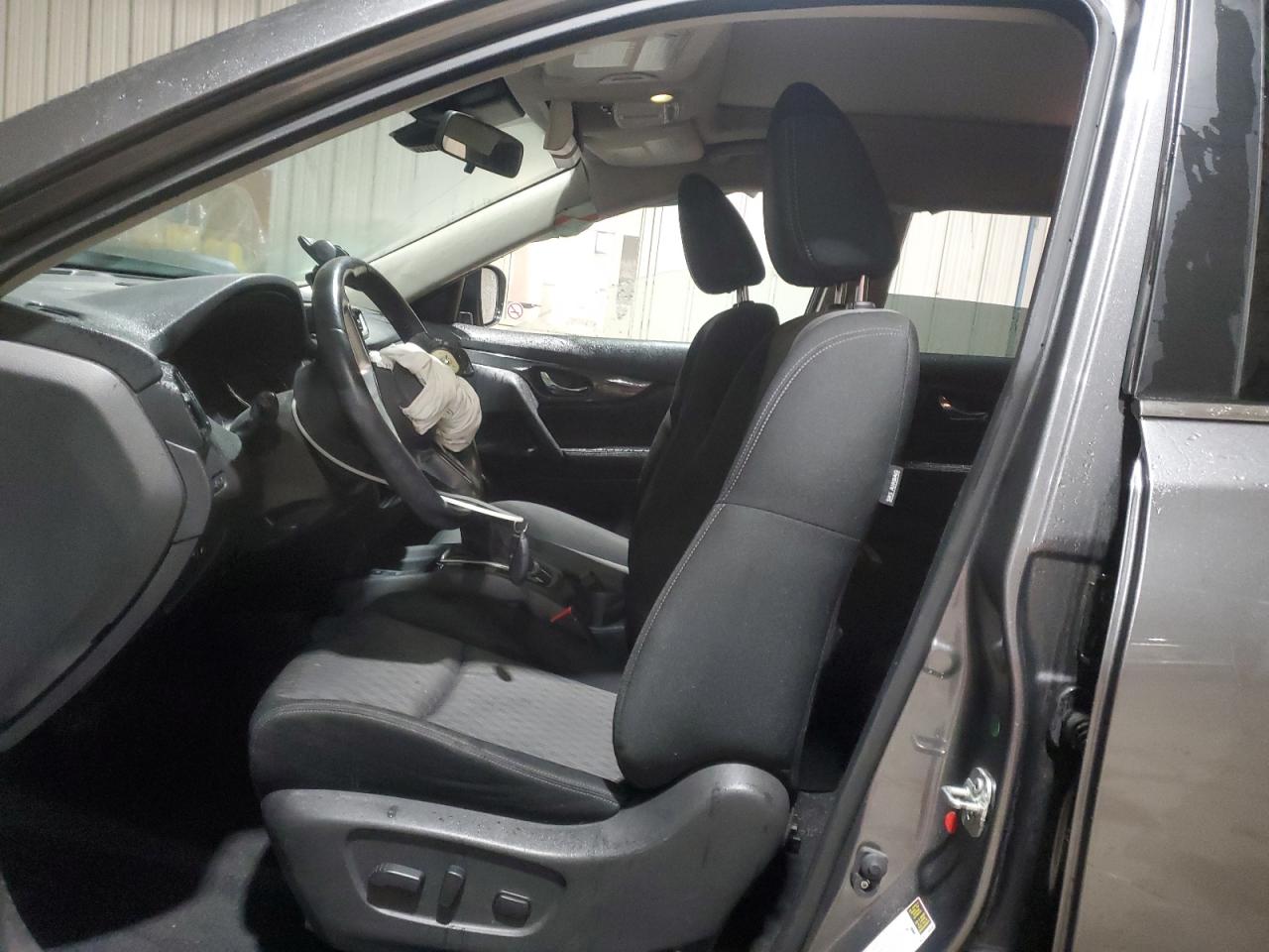 Nissan Rogue S Image 9