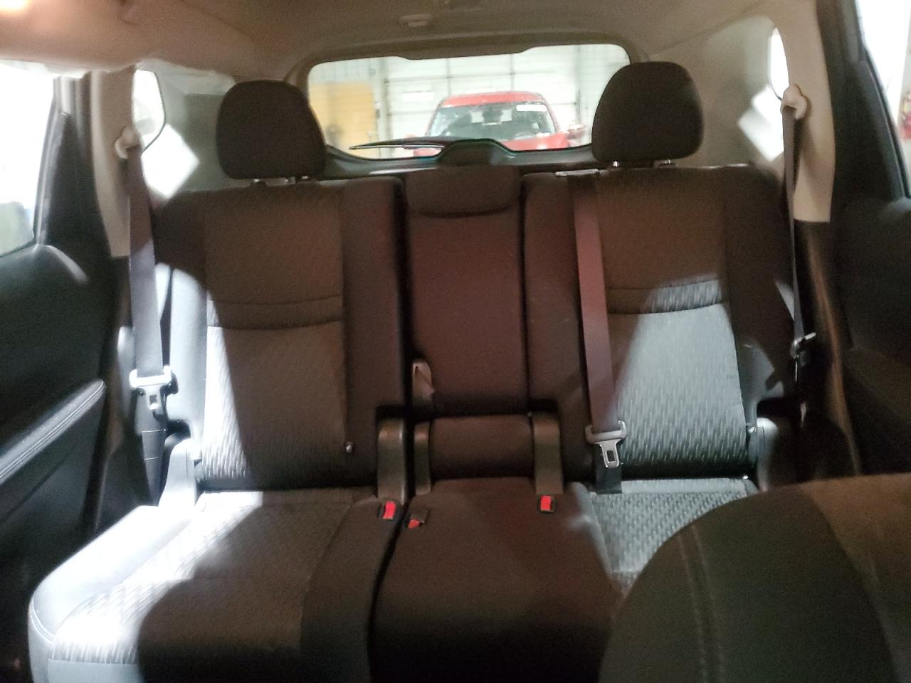 Nissan Rogue S Image 3