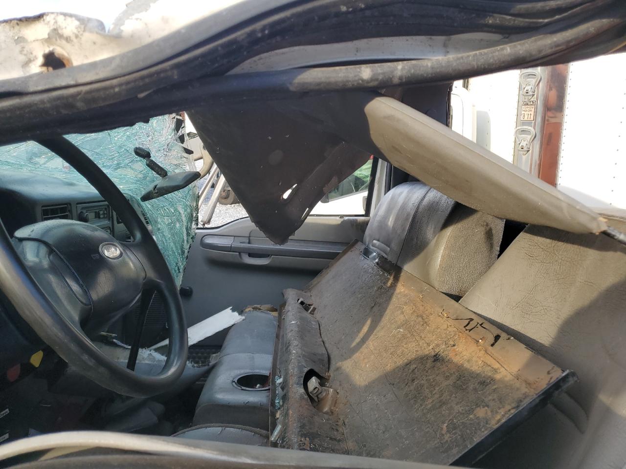 Ford F-750 Super Duty Image 11