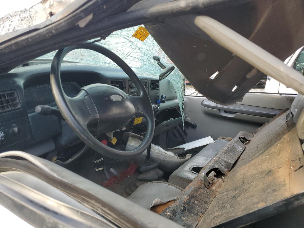 Ford F-750 Super Duty Image 7