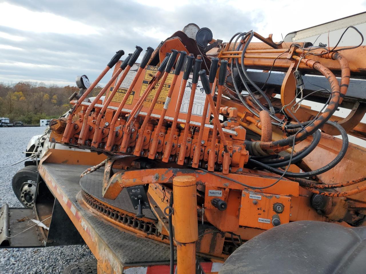 Ford F-750 Super Duty Image 12