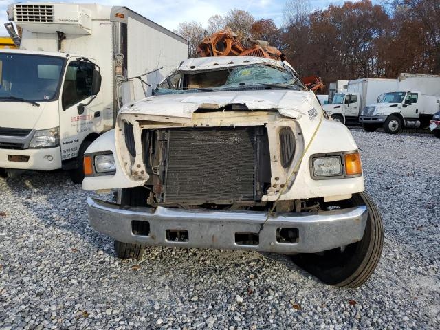Ford F-750 Super Duty Image 2
