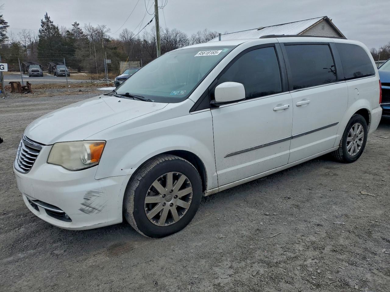 Chrysler Minivan Touring Image 1