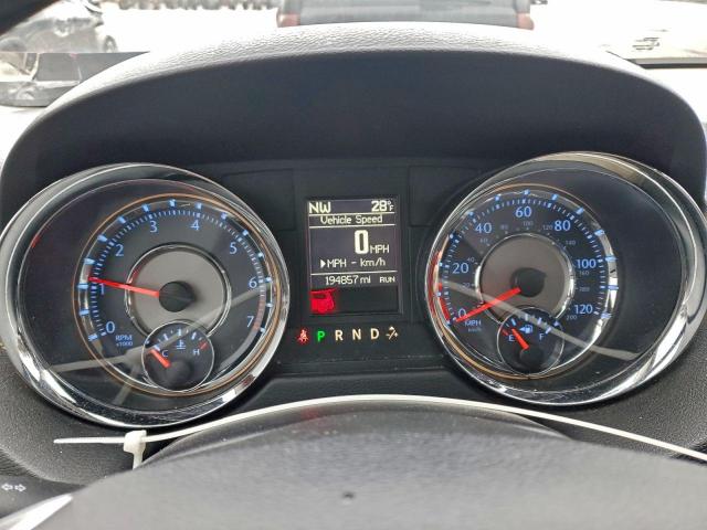 Chrysler Minivan Touring Image 8