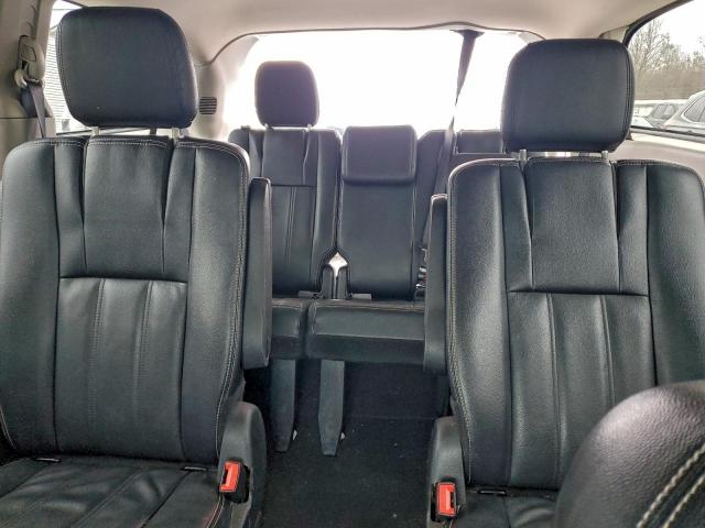 Chrysler Minivan Touring Image 4