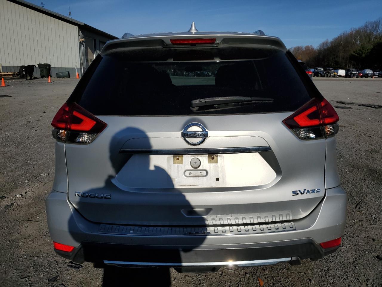 Nissan Rogue S Image 2