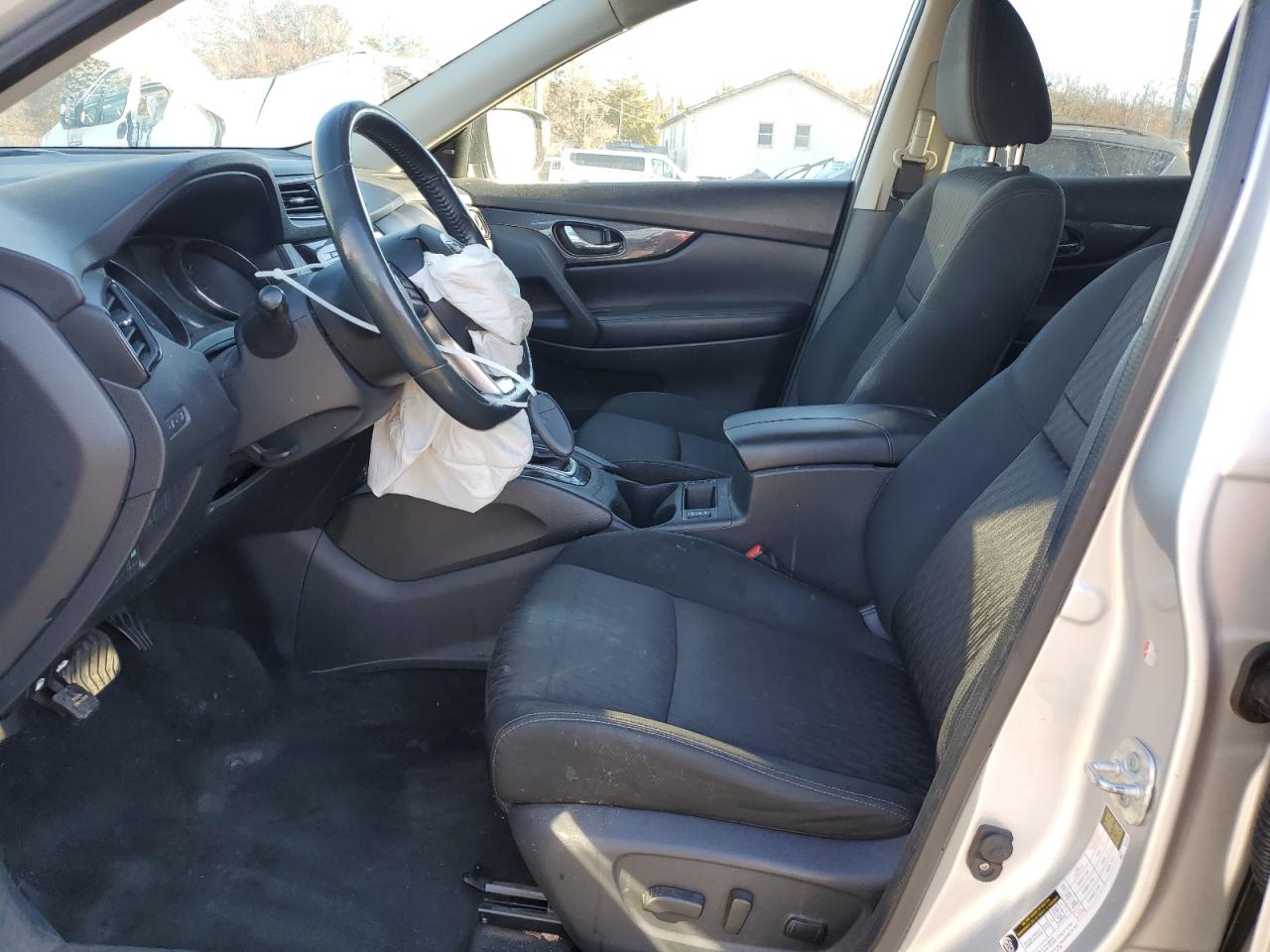 Nissan Rogue S Image 8