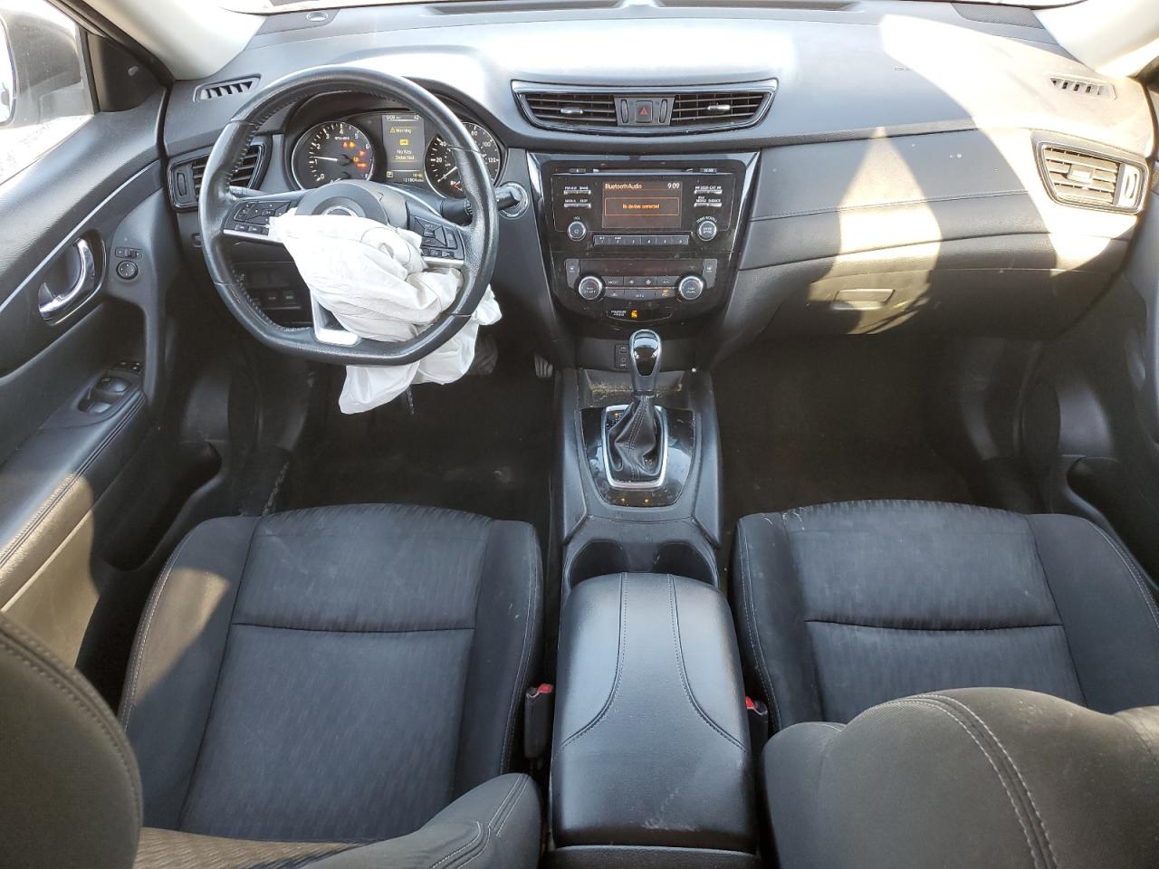 Nissan Rogue S Image 3