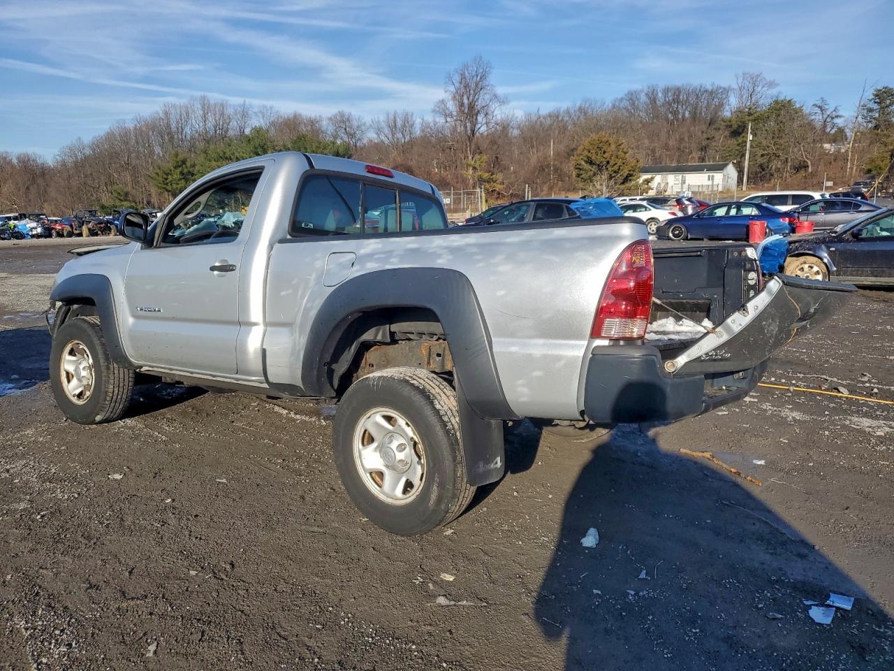 Toyota Tacoma Image 9