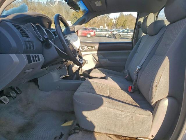 Toyota Tacoma Image 10