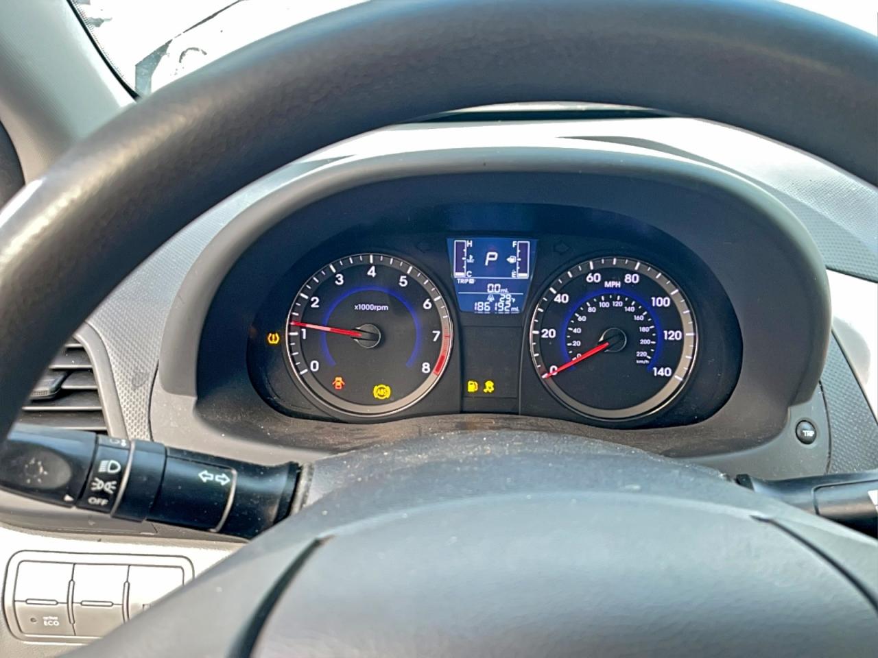 Hyundai ACCENT Gls Image 5