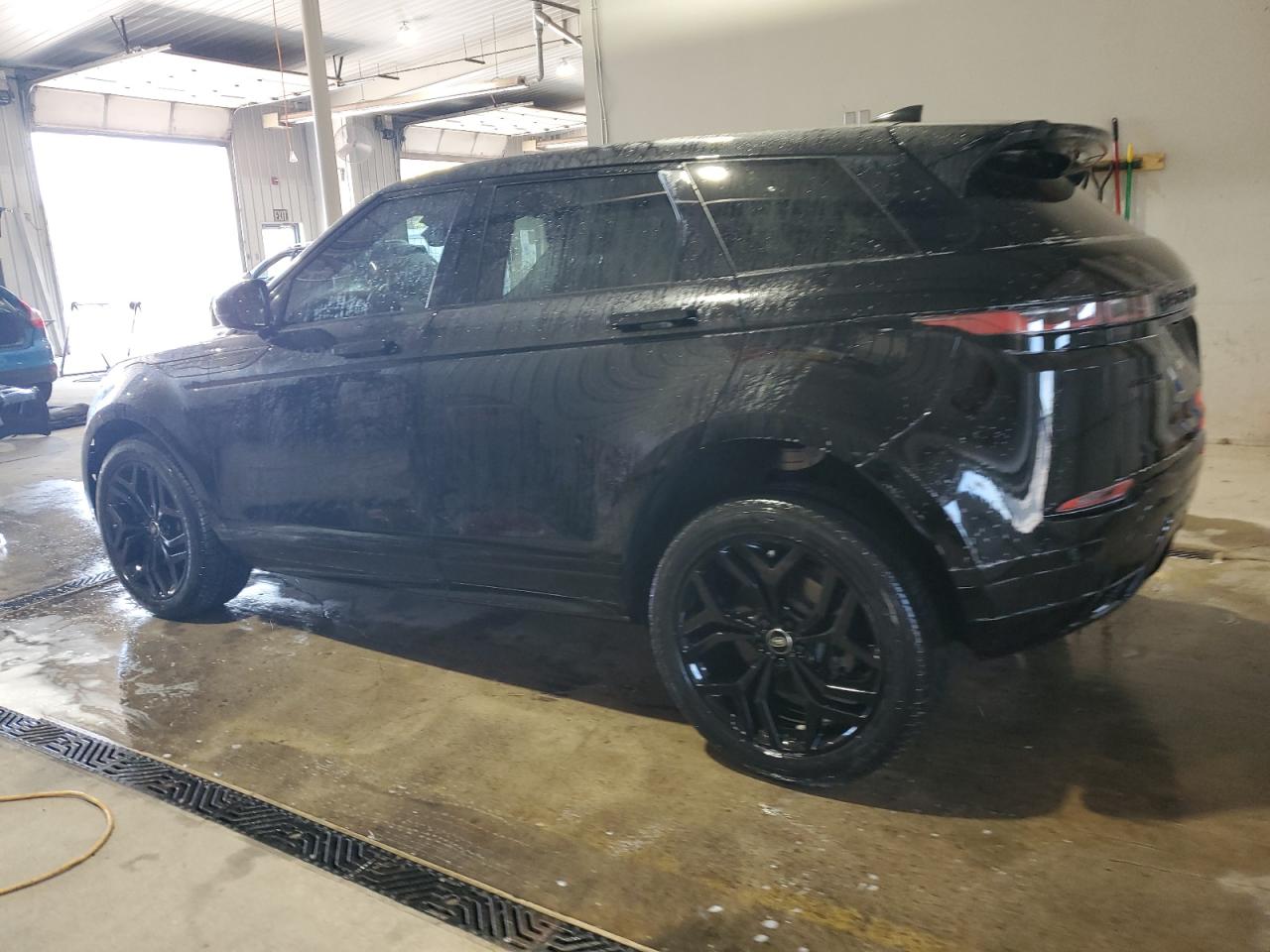 Land Rover Range Rover R-dynamic Se Image 2