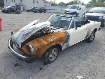  Salvage FIAT 124 Spider