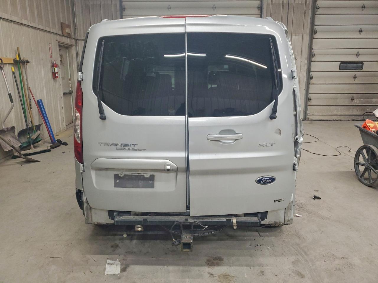 Ford Transit Xlt Image 12