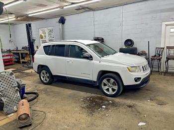  Salvage Jeep Compass