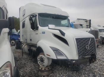  Salvage Volvo Vnl