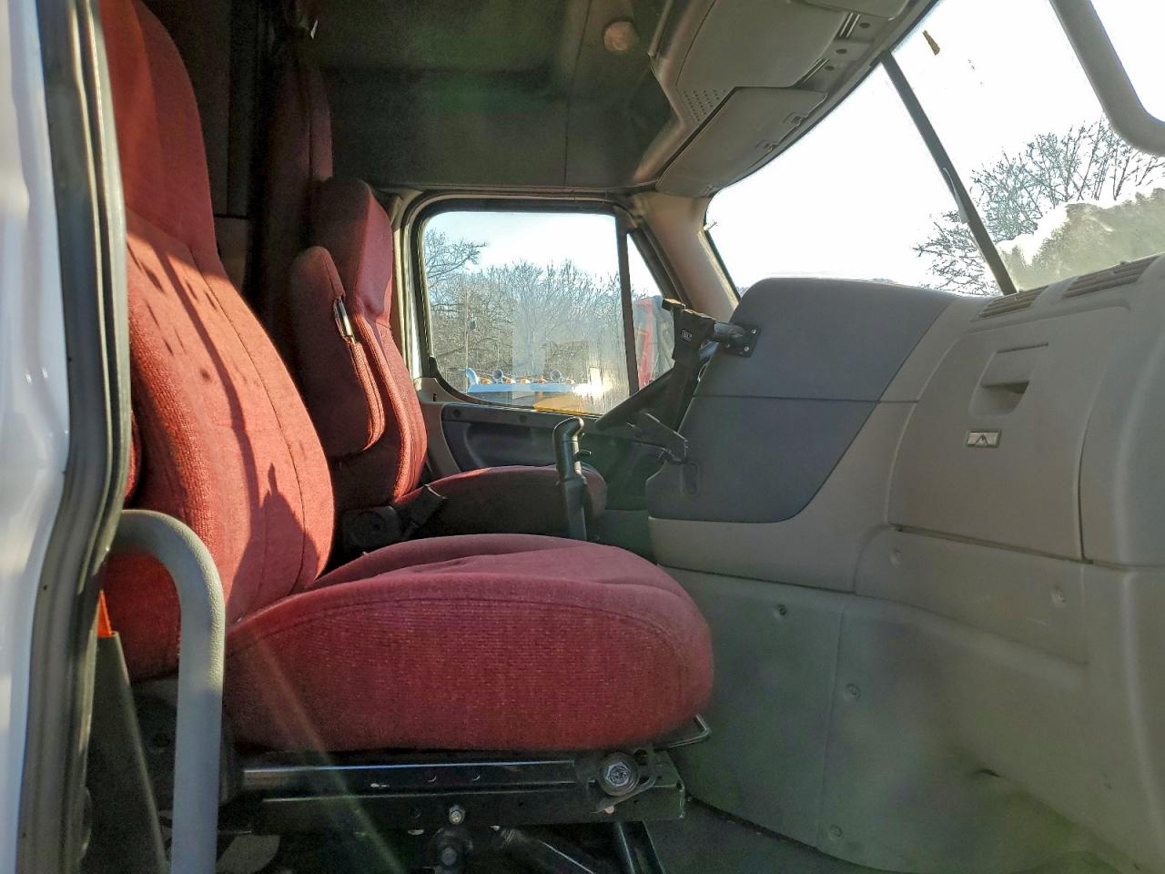 Freightliner Cascadia 1 Image 4