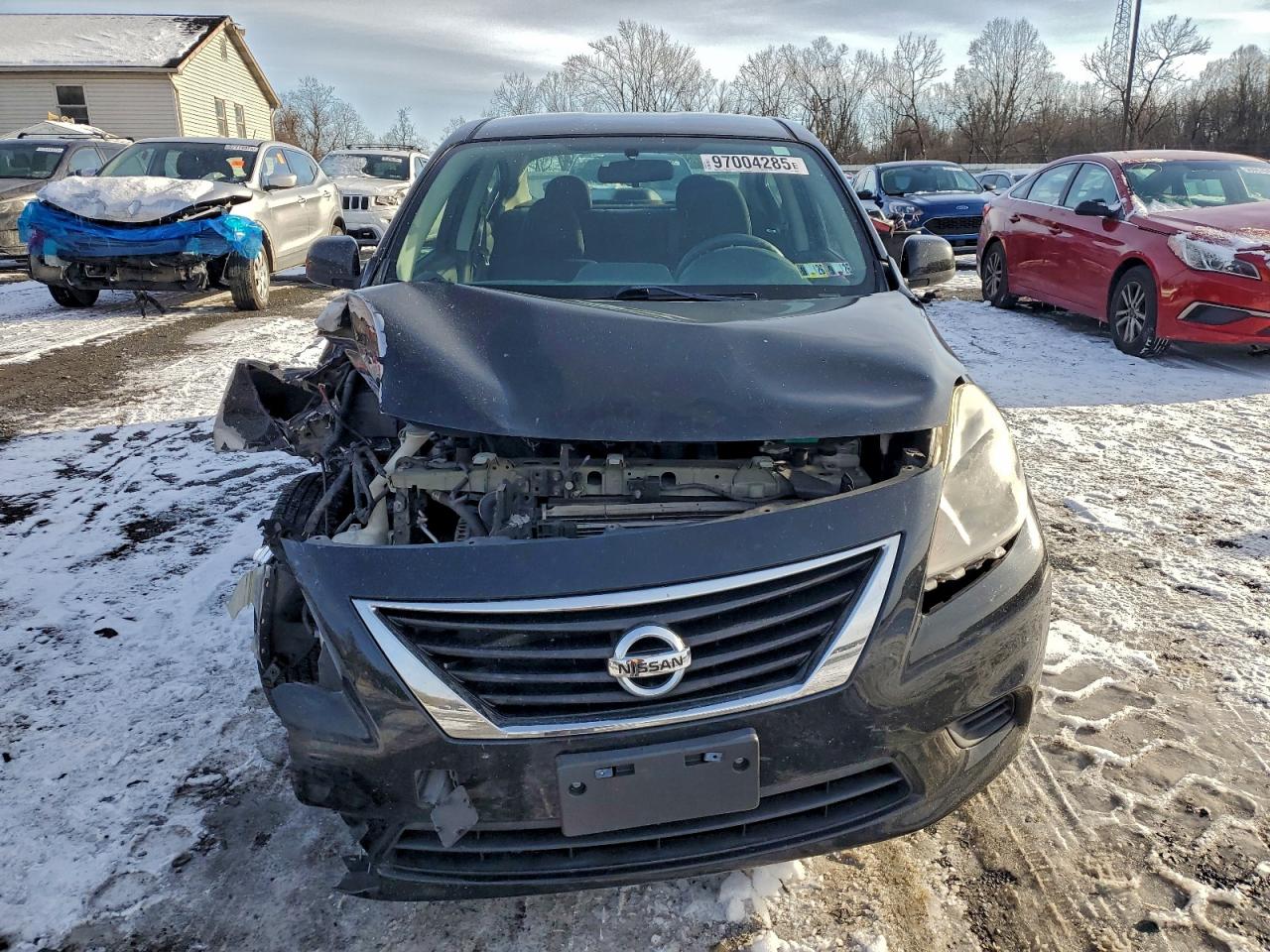 Nissan Versa S Image 3