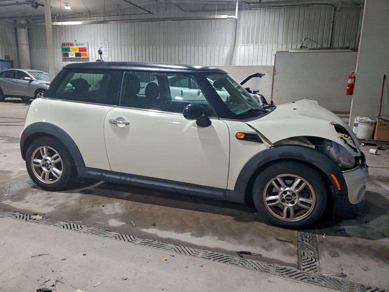 MINI Cooper Image 12