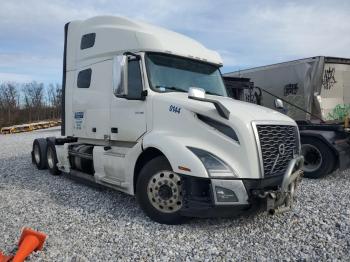 Salvage Volvo Vn