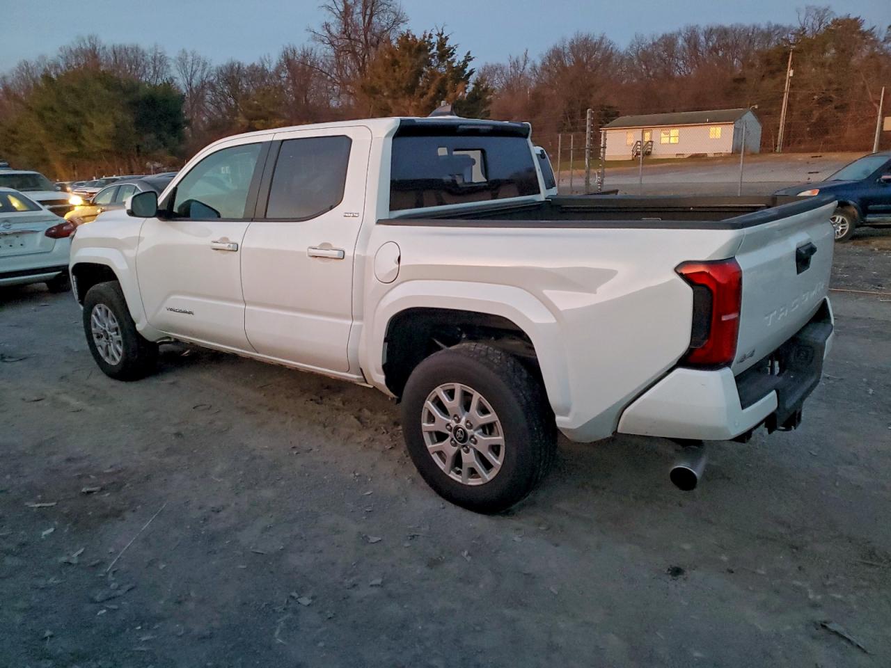 Toyota Tacoma Double Cab Image 10