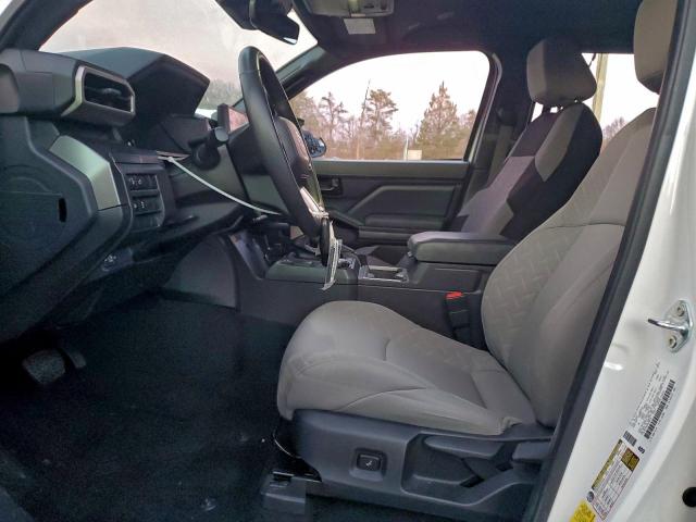 Toyota Tacoma Double Cab Image 3