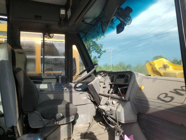 Freightliner Saf-t-line B2b Image 10