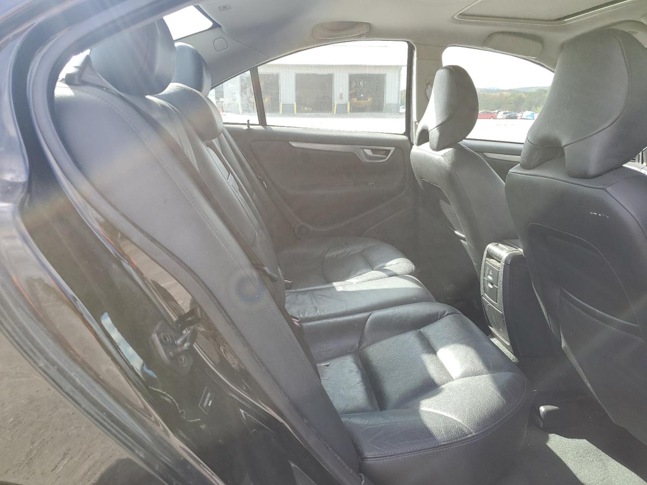 Volvo S60 2.5t Image 2