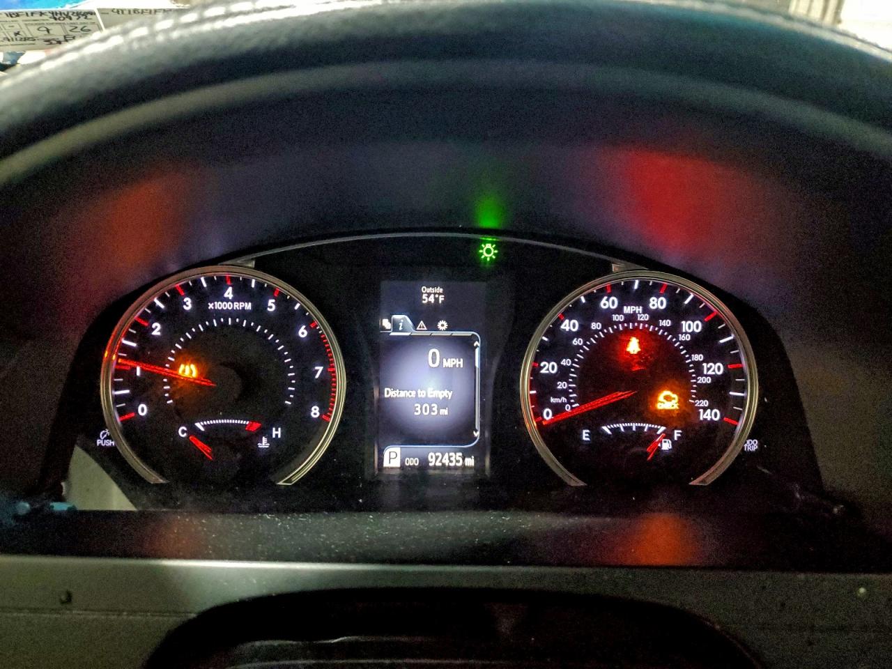 Toyota Camry Le Image 6